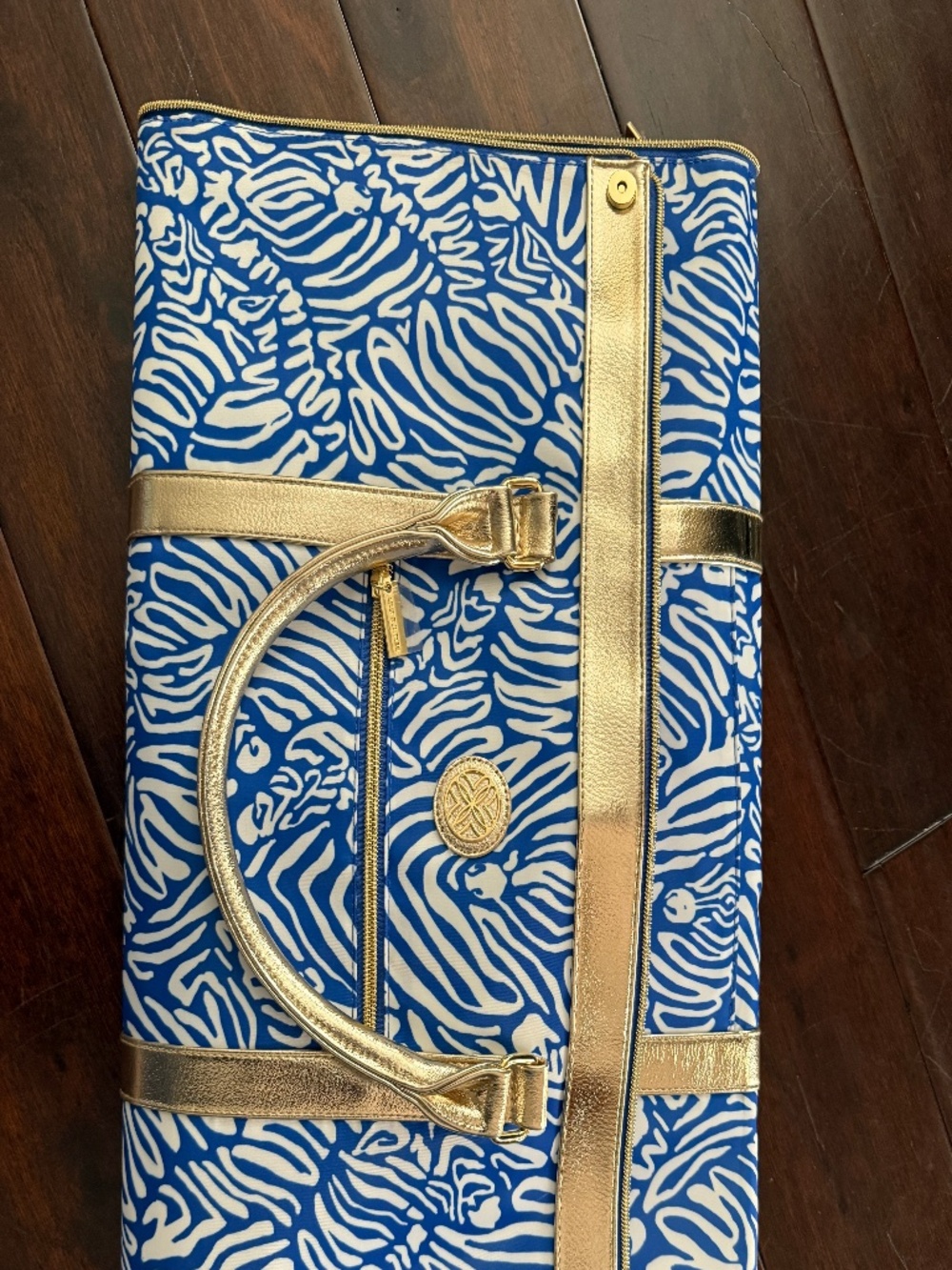 NWOT Lilly Pulitzer Garment bag/Travel bag in Martinique Blue Zee Bee